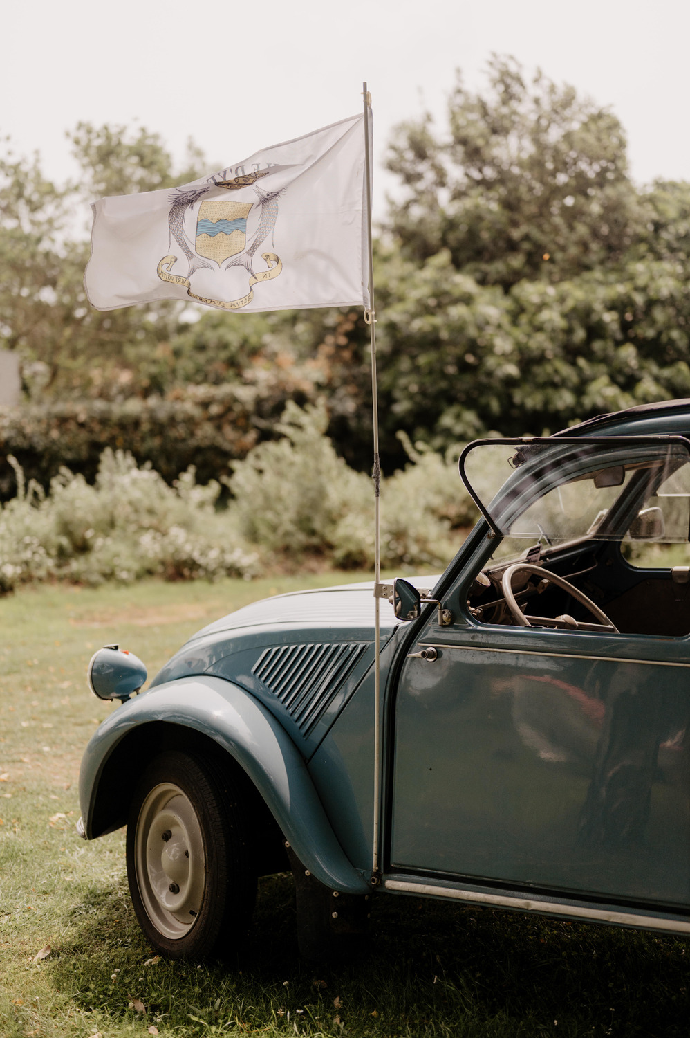 VOITURE 2 CV